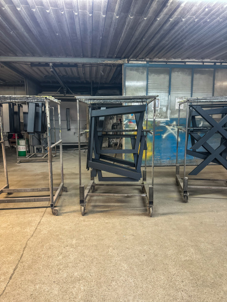 komaxid . doyem . kovovýrova z beskyd